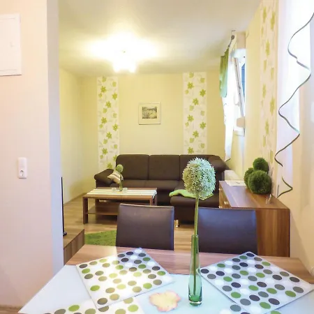 Two-bedroom In Apartment Urschmitt